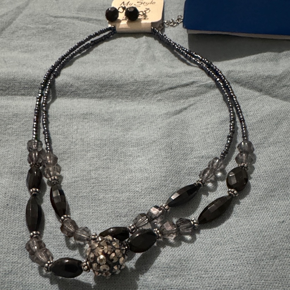 Elegant Black and Silver Beaded Necklace Set